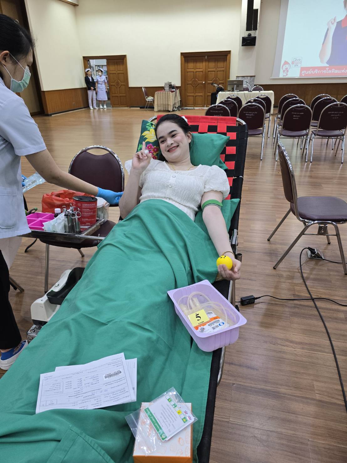 title - ส.ป.ก.เพชรบุรี ร่วมโครงการ ส.ป.ก. รวมพลังแห่งความภักดีบริจาคโลหิต ให้แก่โรงพยาบาลพระจอมเกล้าจังหวัดเพชรบุรี เพื่อถวายเป็นพระราชกุศลแด่สมเด็จพระนางเจ้าสิริกิติ์ พระบรมราชินีนาถ พระบรมราชชนนีพันปีหลวง เนื่องในวาระครบ 100 วัน (สตมวาร) แห่งการสวรรคต